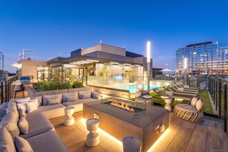 675 Ninth Ave, Unit 2111 in San Diego, CA - Foto de edificio - Building Photo