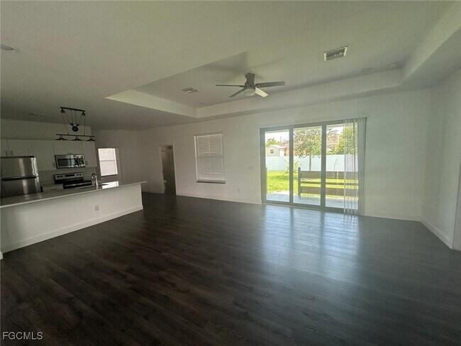 1201 NE 18th Pl in Cape Coral, FL - Building Photo - Building Photo