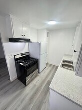 1133 E Alosta Ave, Unit 25 in Azusa, CA - Foto de edificio - Building Photo