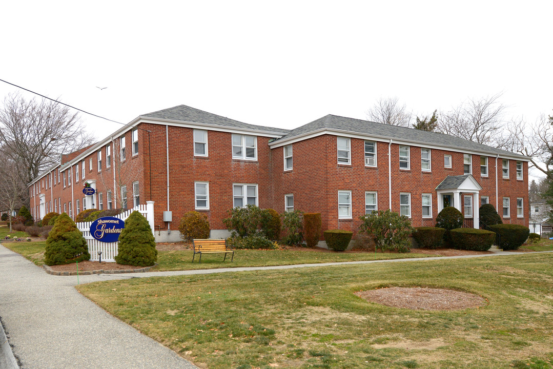 Shawomet Gardens in Somerset, MA - Building Photo