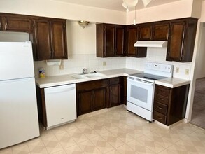 2500 14th Ave in Kingsburg, CA - Foto de edificio - Building Photo