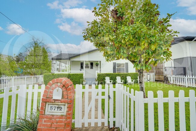 property at 5712 Hudson St