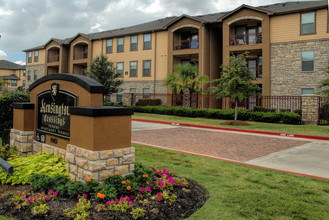 KENSINGTON CROSSINGS in Houston, TX - Building Photo - Building Photo