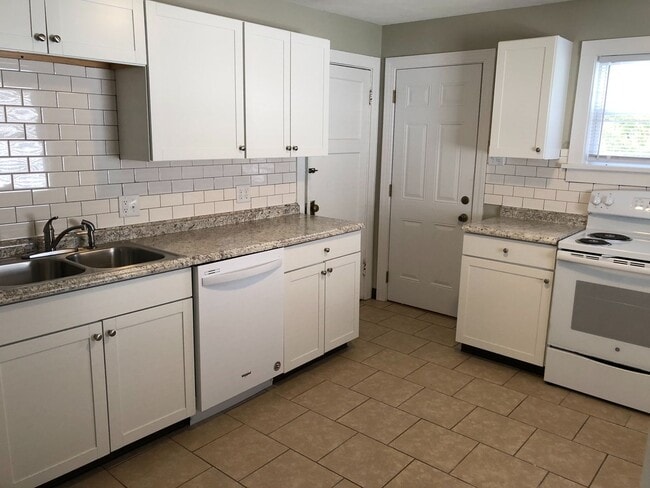 1025 Weng Ave in Dayton, OH - Building Photo - Building Photo