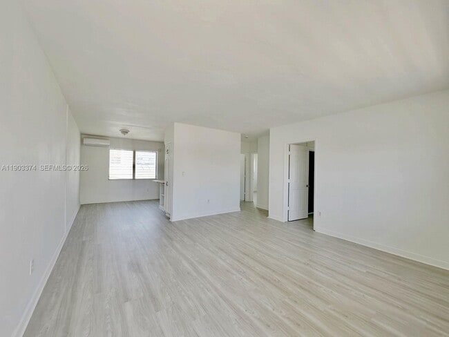 1955 Normandy Dr in Miami Beach, FL - Building Photo - Building Photo