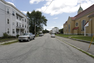 660 Harvard St in Manchester, NH - Building Photo - Building Photo