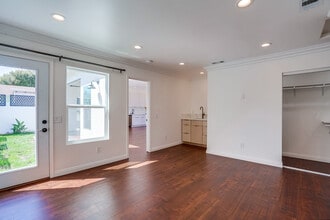9427 S 4th Ave in Inglewood, CA - Building Photo - Building Photo