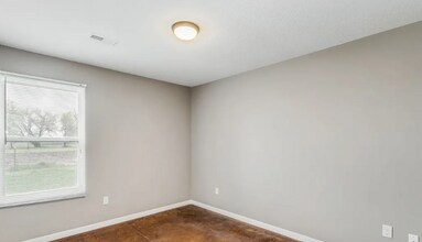 1290 Curtis St in Wichita, KS - Building Photo - Building Photo