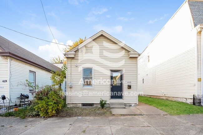 415 Thornton St in Newport, KY - Foto de edificio - Building Photo