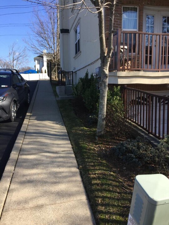 0 Santa Monica Ln, Unit 2 in Staten Island, NY - Building Photo