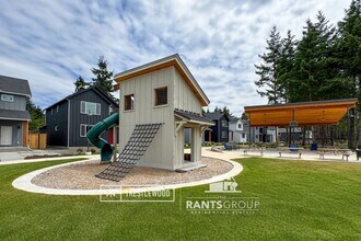 Trestlewood Townhomes in Olympia, WA - Building Photo - Building Photo