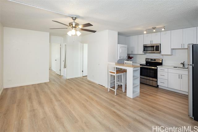 property at 47-420-420 Hui Iwa St
