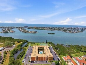 12760 Indian Rocks Rd, Unit 1082 in Largo, FL - Building Photo - Building Photo