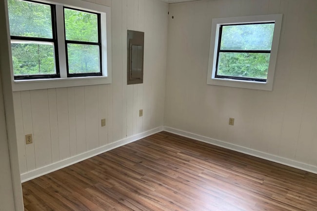 407 Pless Rd, Unit A in Cleveland, GA - Foto de edificio - Building Photo