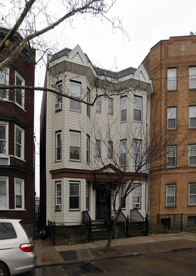 108 Booraem Ave in Jersey City, NJ - Building Photo - Building Photo