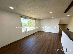 1102 E Sego Lily Dr in Sandy, UT - Building Photo - Building Photo
