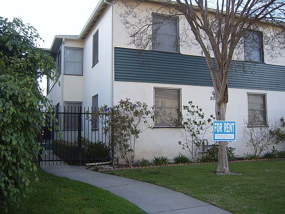 2025 S Sherbourne Dr in Los Angeles, CA - Building Photo - Building Photo