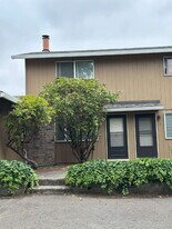 10463 SE 47th Ave in Milwaukie, OR - Building Photo