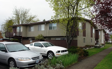 Rockwood in Eugene, OR - Building Photo - Building Photo