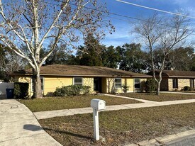 3135 Sabal Palm Dr in Jacksonville, FL - Building Photo