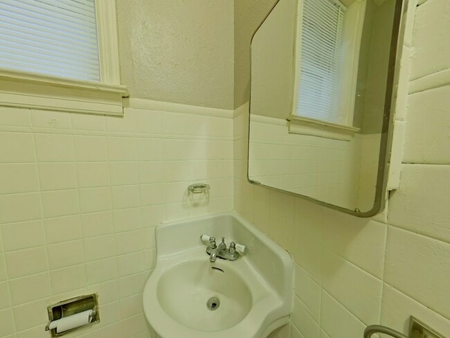 property at 2711 Keokuk St