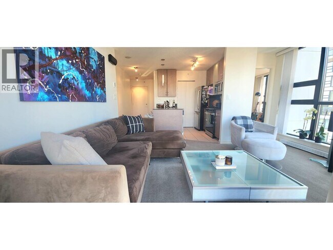 909 Mainland St in Vancouver, BC - Building Photo - Building Photo