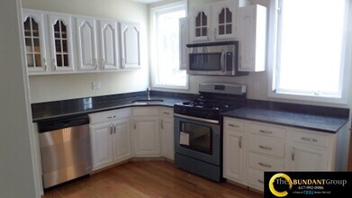 11 Cambria St in Somerville, MA - Building Photo - Building Photo