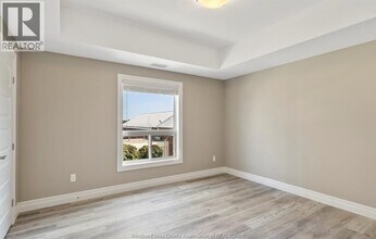 955 Ouellette Ave in Windsor, ON - Building Photo - Building Photo