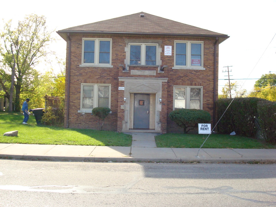 4239 Alter Rd in Detroit, MI - Foto de edificio