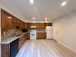 3069 Lindenwood Dr in Dearborn, MI - Building Photo - Building Photo