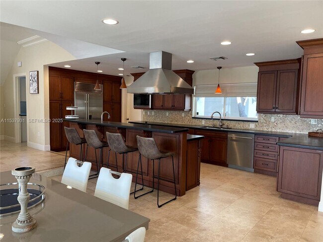 property at 1008 Orange Isle