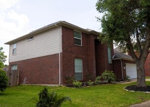 15611 Mustang Island Dr in Sugar Land, TX - Building Photo - Building Photo