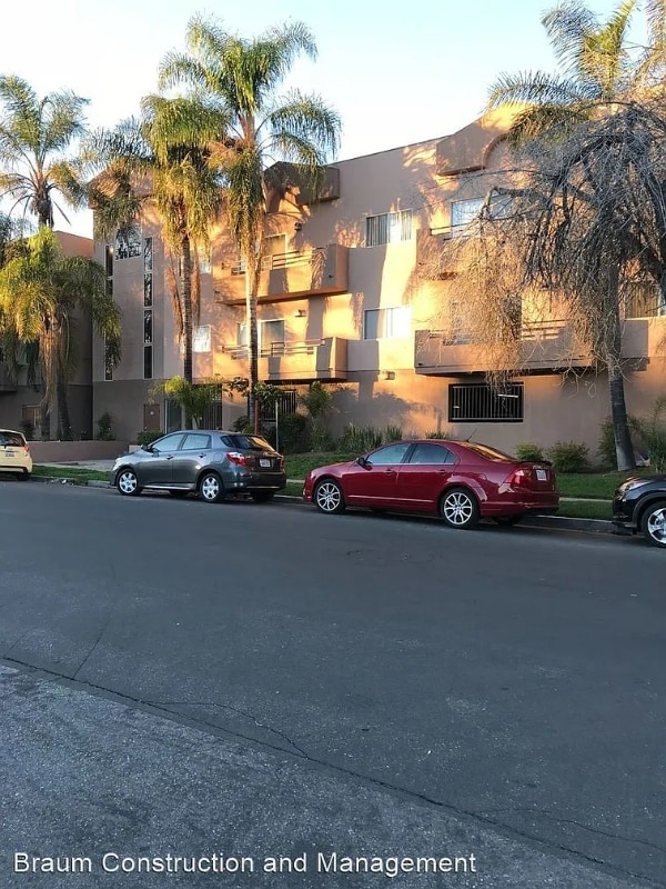 11459 Collins St in Los Angeles, CA - Foto de edificio - Building Photo