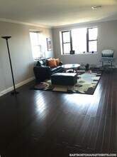30 Decatur St, Unit 6 in Boston, MA - Foto de edificio - Building Photo