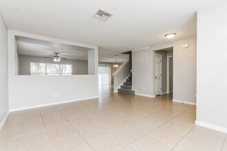 16805 Gold Star Ct in Clermont, FL - Foto de edificio - Building Photo