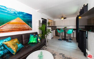 415 Rose Ave in Los Angeles, CA - Building Photo