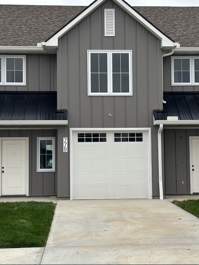 77 SE 361st Rd in Warrensburg, MO - Foto de edificio - Building Photo