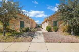 19 Carlisle Ave in Edinburg, TX - Building Photo
