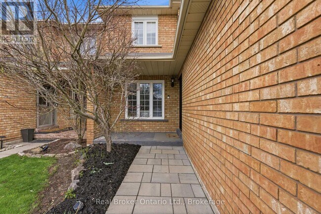 635 Amelia Crescent in Burlington, ON - Building Photo - Building Photo