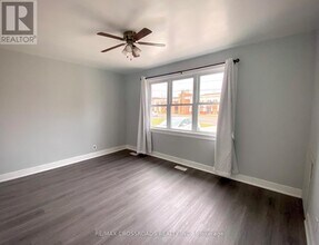 140 Gray Rd in Hamilton, ON - Building Photo - Building Photo
