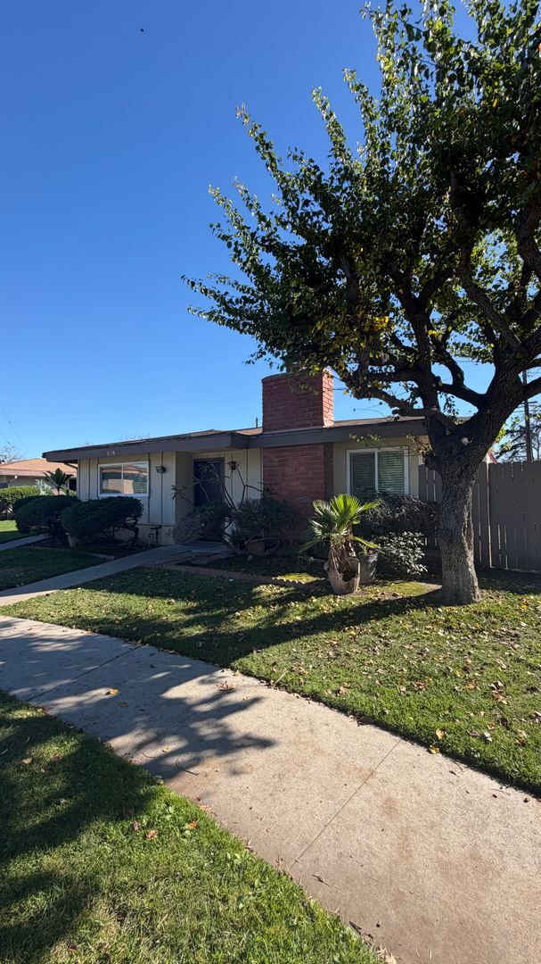 property at 216 S Ridgeway St