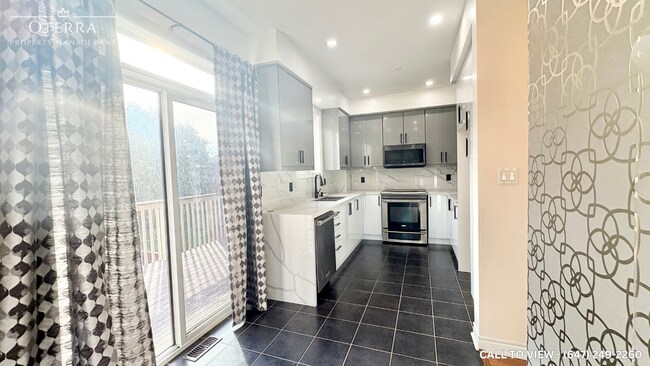 37 Horton St in Ajax, ON - Building Photo - Building Photo