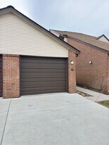 6619 Ridgefield Cir in West Bloomfield, MI - Building Photo