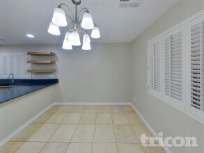 10733 W Taft St in Phoenix, AZ - Building Photo - Building Photo