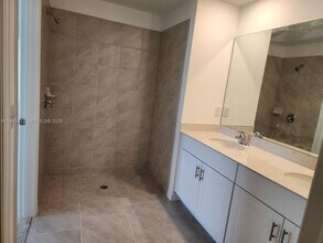 17711 Paradiso Wy in North Fort Myers, FL - Building Photo - Building Photo