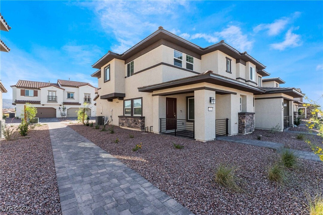 871 Watford Pl in Henderson, NV - Building Photo