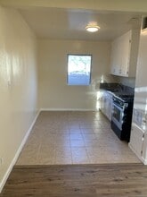 162 W 66th St in Los Angeles, CA - Building Photo - Building Photo