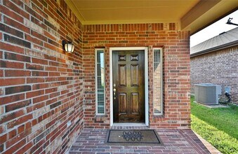 916 Iona Dr in Fort Worth, TX - Foto de edificio - Building Photo