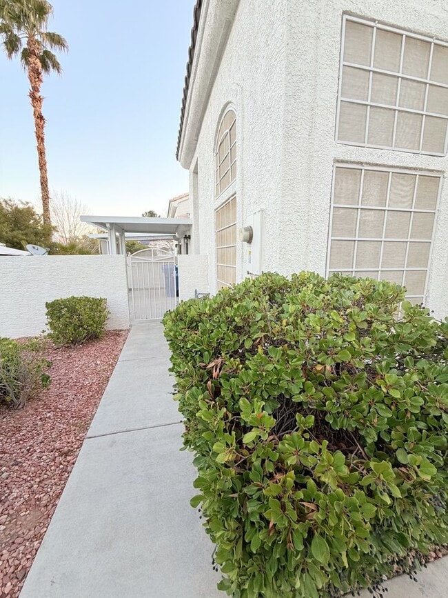 456 Temple Canyon Pl in Henderson, NV - Building Photo - Building Photo