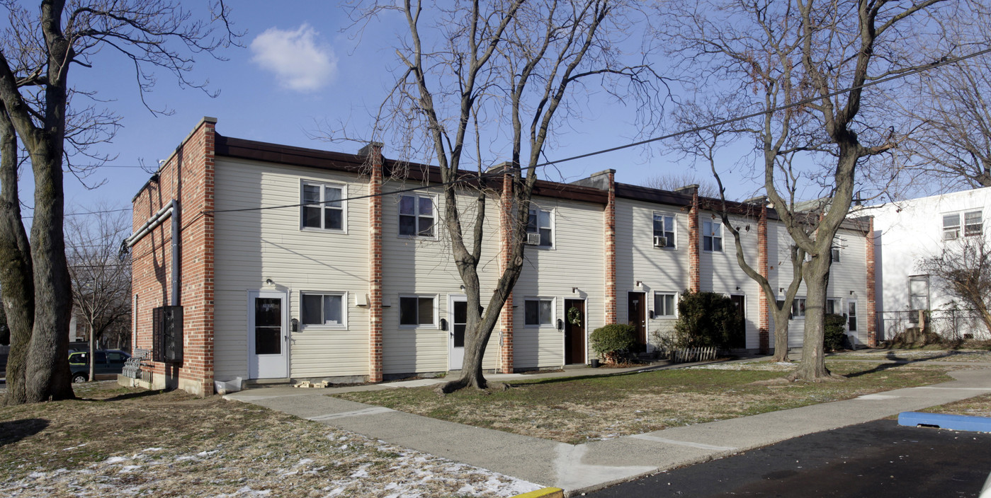 Macedonia Garden Apartments in Camden, NJ - Building Photo